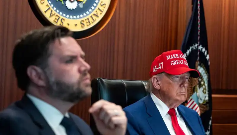 Trump'ın Azil Tasarısı Reddedildi: Siyasi Arka Plan ve Sonrası Ne Olacak?
