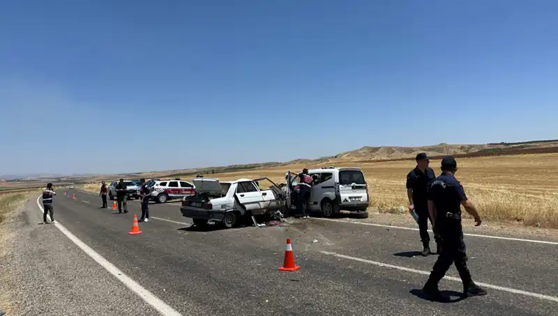 Adıyaman'daki Trafik Kazasında 4 Kişi Hayatını Kaybetti, Ayrıntılar Ortaya Çıkıyor