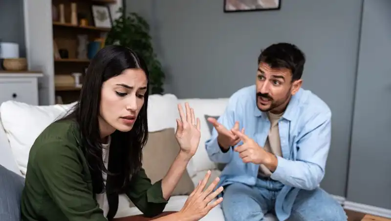 Evliliğinizi Tehlikeye Atan 4 Yıkıcı Davranış: Dikkat Edilmesi Gerekenler