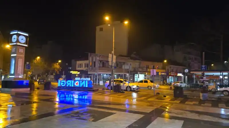 Sındırgı'da 5.1 Büyüklüğünde Deprem: Halkta Panic ve Hasar Raporları