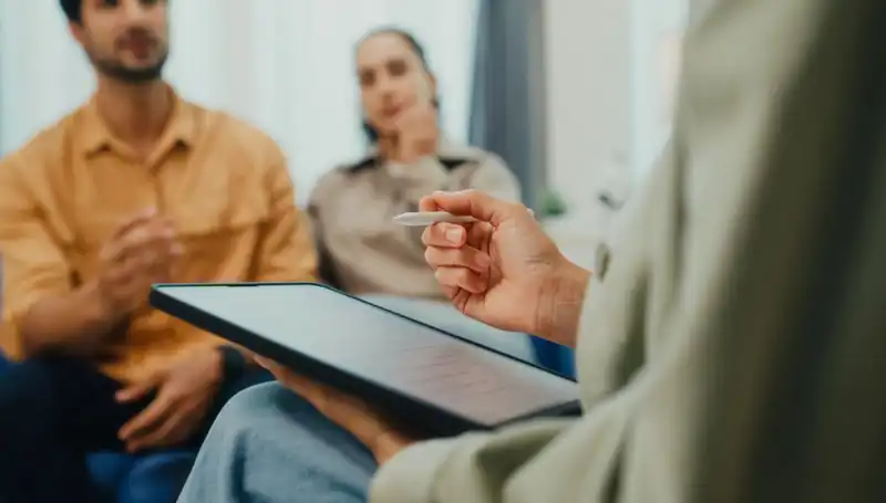 Çift Terapisi: Her İlişkinin Kurtarıcısı Mı, Yoksa Son Çare Mi?