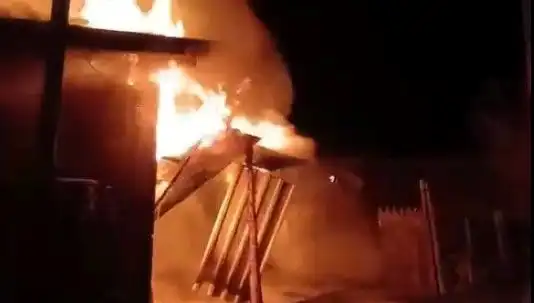 Karabük'te İki Ev Yangınla Küle Döndü: Sebepleri ve Sonrası Neler Olacak?