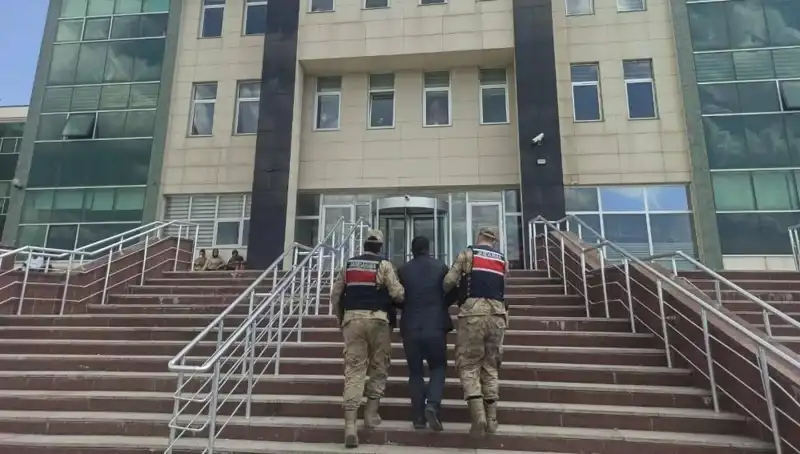 Hapis Cezasıyla Aranan Şahıs, Gizlendiği Yerden Ele Geçirildi