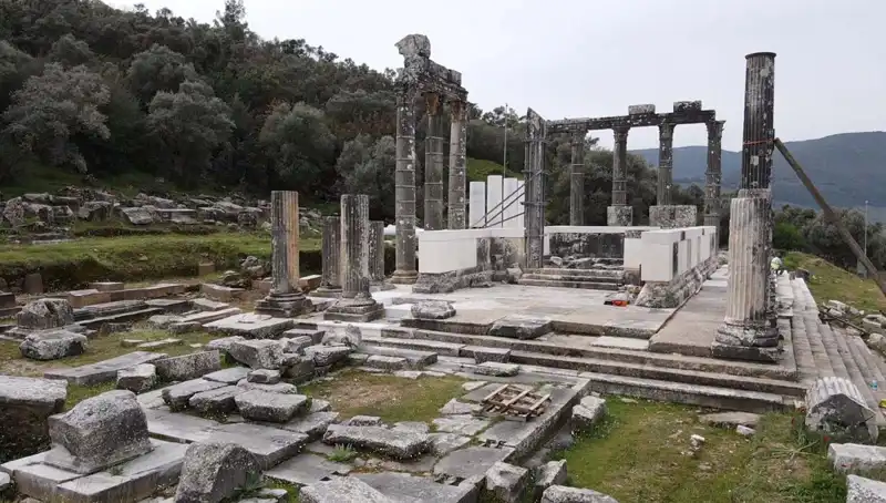 Zeus Tapınağı'ndaki Restorasyon: Tarihin İzleri Yeniden Canlanıyor