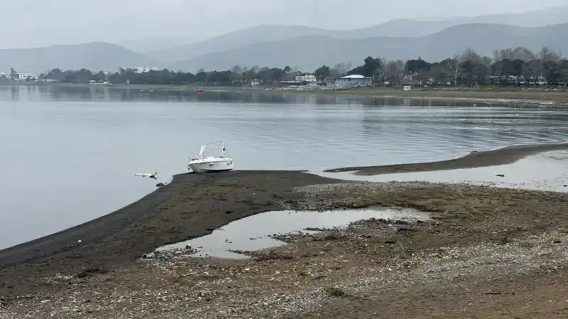 İznik Gölü'nde Su Seviyesi Düşüyor: Kuraklık Alarmı Veriliyor