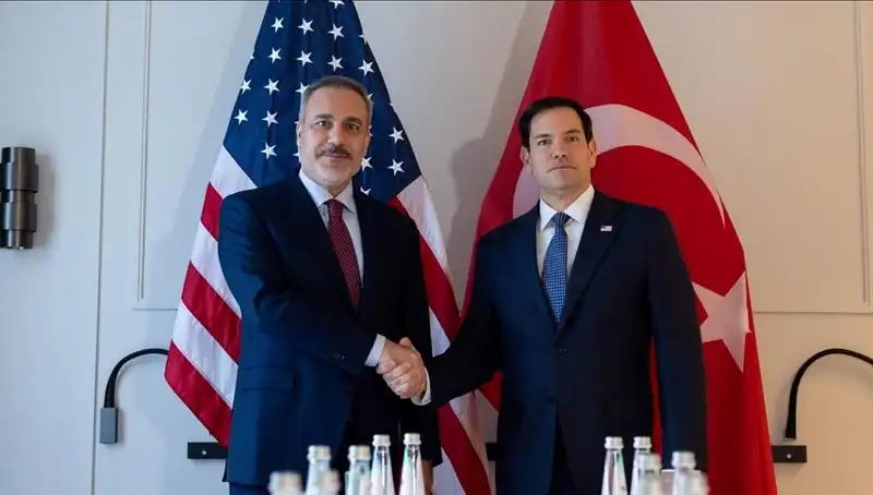Dışişleri Bakanı Fidan ve ABD'li Rubio, Kriz Yönetimi İçin Bir Araya Geldi