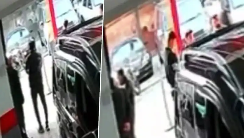 İstanbul'da Galeriye El Yapımı Patlayıcıyla Saldırı: Olayın Ardındaki Sır Perdesi