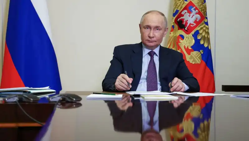Putin, Esad'ı Suriye'den Teslim Etmemekte Israrcı!