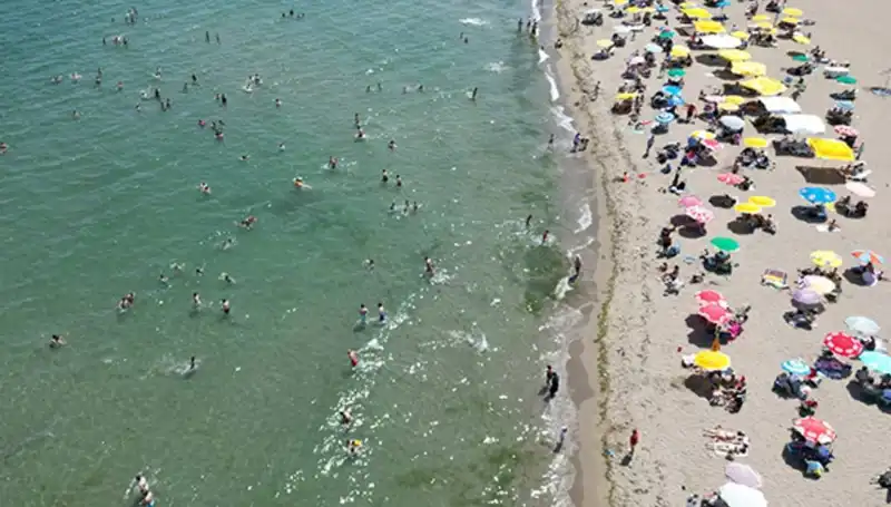 Saray'da Denize Girme Yasağı ile Yaz Tatili İle İlgili Tartışmalar Büyüyor