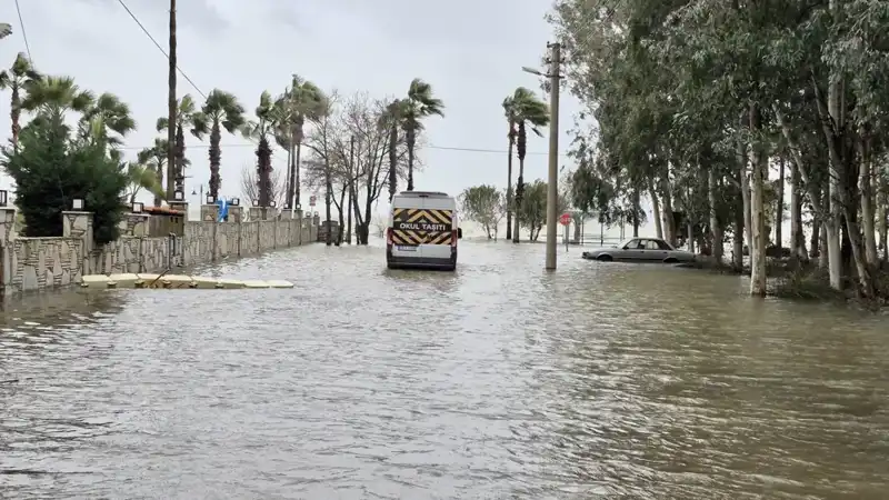 Göl Suları Taştı: İlçeyi Vuran Felaketin Ardında Neler Var?
