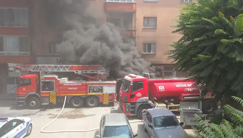Niğde'de Beyaz Eşya Deposunda Korkutan Yangın: Olayın Ayrıntıları Ortaya Çıktı