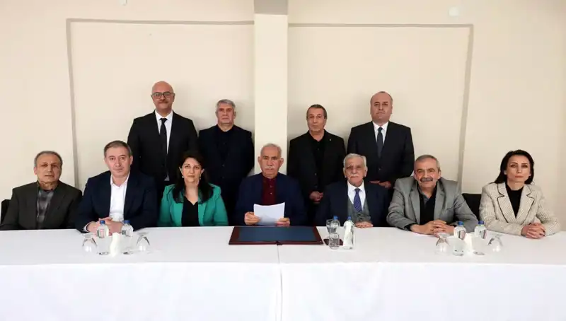 PKK'nın Feshi: Terörsüz Türkiye İçin Yeni Yol Haritası Belirleniyor