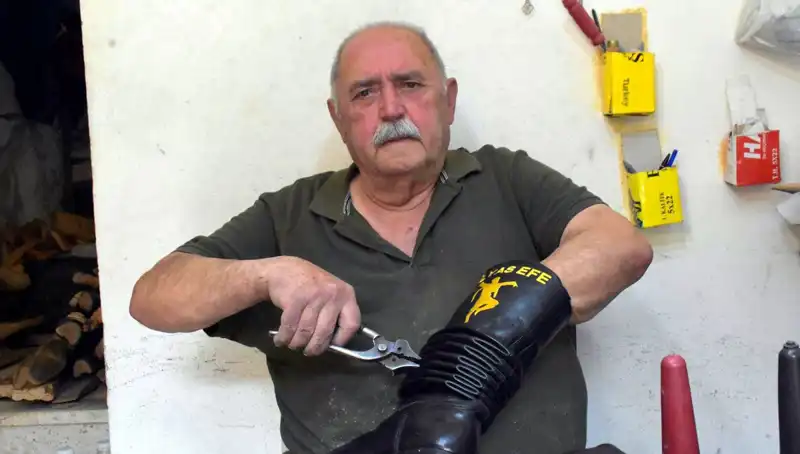 Tireli Hasan Usta: 64 Yıldır El Emeğiyle Ustalığını Koruyor