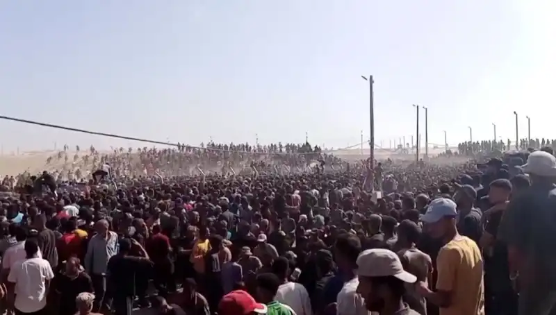 Filistinlilere Yönelik İnsani Yardım Konvoyu, İsrail İhlalleriyle Karşılaştı: 30 Can Kaybı