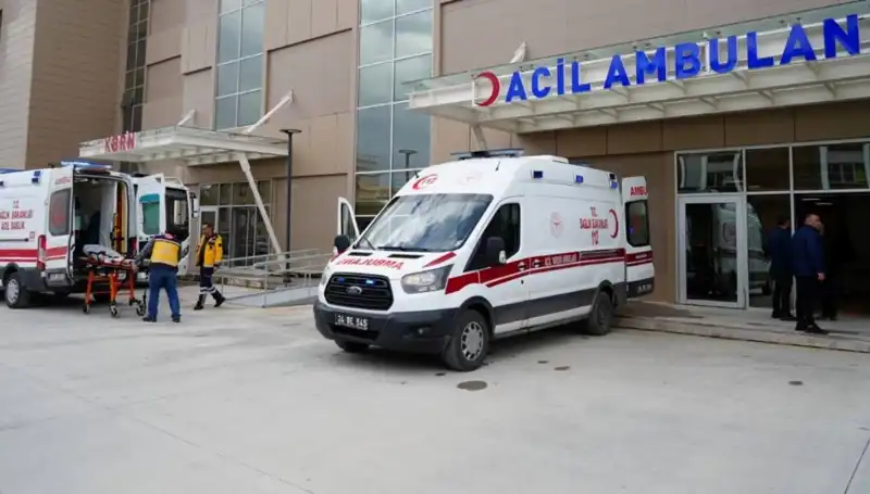 Erzincan'da Meydana Gelen Feci Kaza: Bir Hayat Gitti, Üç Kişi Yaralandı