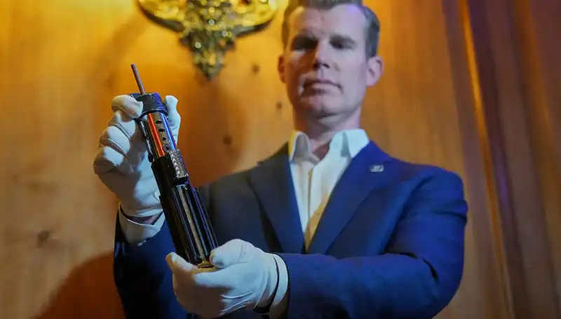 Darth Vader'ın Işın Kılıcı, Rekor Fiyata Satışa Çıktı: 3.65 Milyon Dolar!