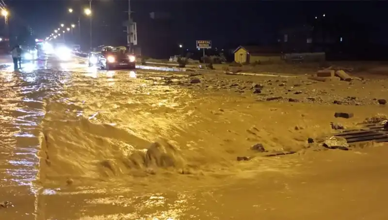 Sel Felaketi, Konya ve Ankara'yı Vurdu: Tahribat ve Kurtarma Çalışmaları