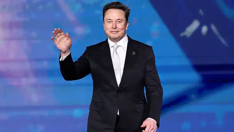 Tesla'nın Yeni Stratejisi: "Canavar" Modeli Neden Rafa Kaldırıldı?