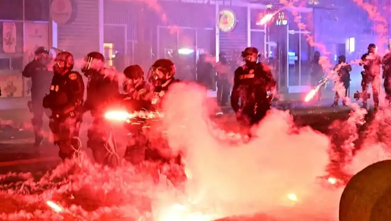 Los Angeles'taki Büyük Protestolar ABD'yi Sarsıyor: Diğer Şehirlerde Yayılıyor