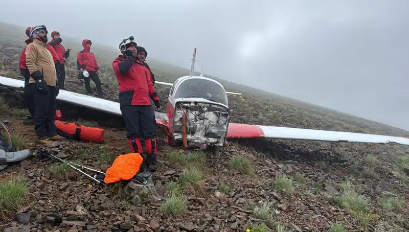 Türk Pilotun Uçak Kazasında Yaşamını Yitirmesi, Kadın Yolcu Hayatta Kaldı