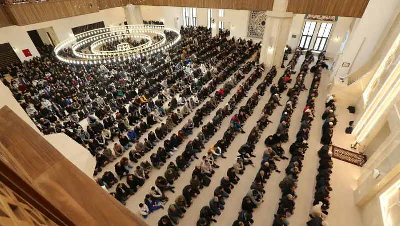 Cuma Namazı Saatleri 4 Nisan 2025: İstanbul, Ankara, İzmir'de Cami Vaktinde Ne Zaman?