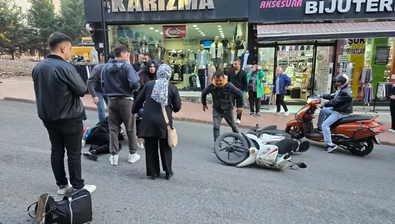 Zonguldak'ta Motorsiklet Kazası: Üç Kişi Yaralandı, Olay Yeri Korku Dolu Anlara Tanıklık Etti